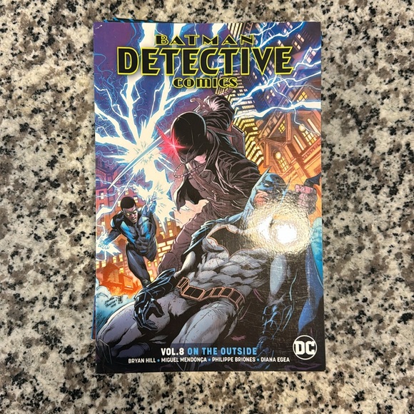 Batman Detective comics TPB Volumes 1-8 - Picture 2 of 10